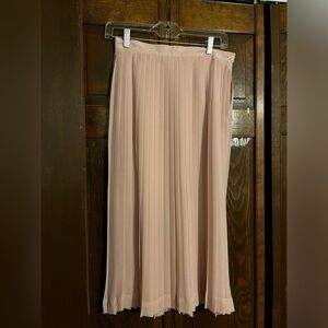 Jones New York Pink Pleated Skirt. Size 12 Petite
